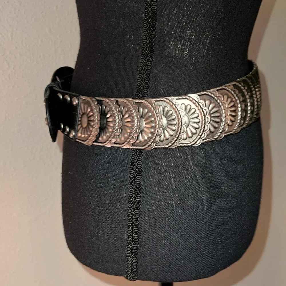 Women’s Vintage Silver Tone Coin Stretch Belt 80s Shiny Disc Metal Cincher Belt
